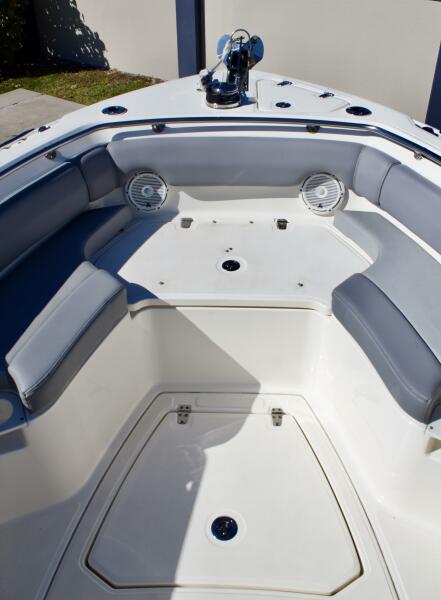 23' 2022 Boston Whaler 230 Outrage