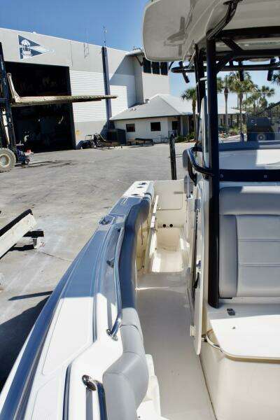 23ft Boston Whaler Yacht For Sale