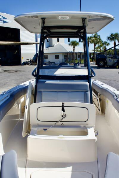 23' 2022 Boston Whaler 230 Outrage