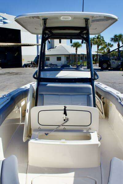 23ft Boston Whaler Yacht For Sale