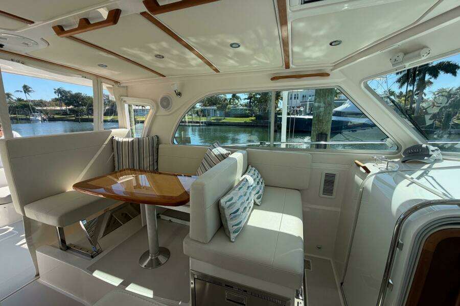 Pivot 34ft Back Cove Yacht For Sale