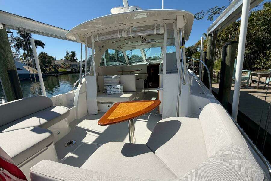 Pivot 34ft Back Cove Yacht For Sale