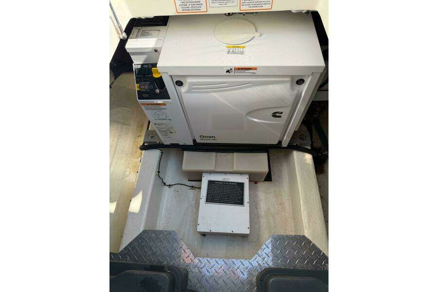 Pivot 34ft Back Cove Yacht For Sale