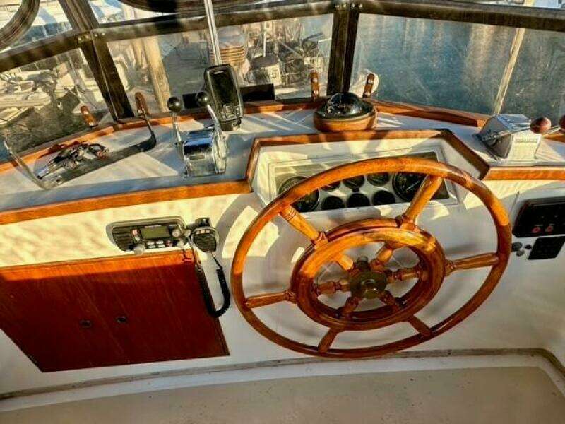 1981 Grand Banks 