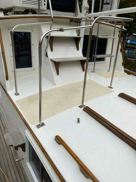1981 Grand Banks 