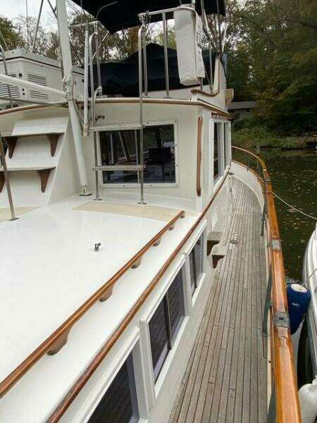 1981 Grand Banks 