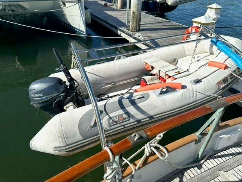 1981 Grand Banks 