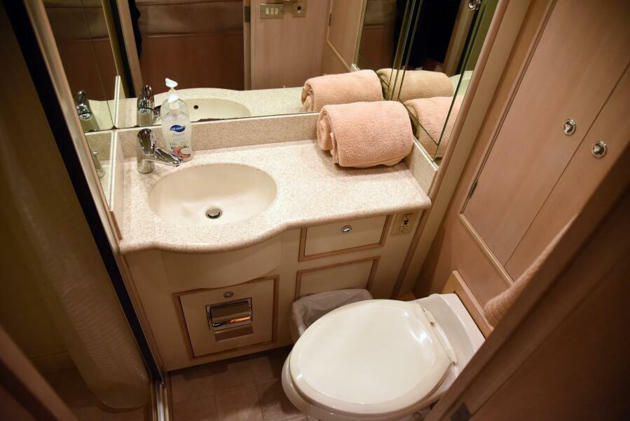 62' 1989 Striker 62 Convertible