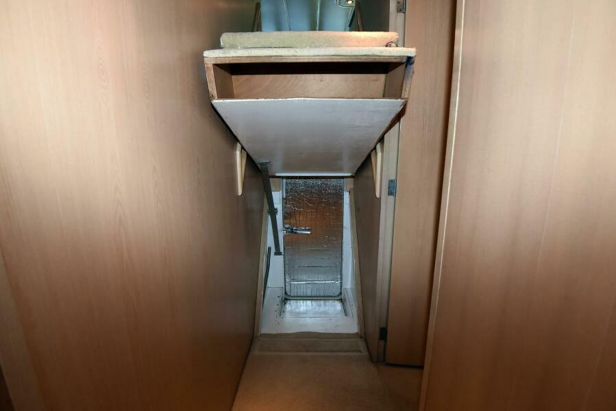 62' 1989 Striker 62 Convertible