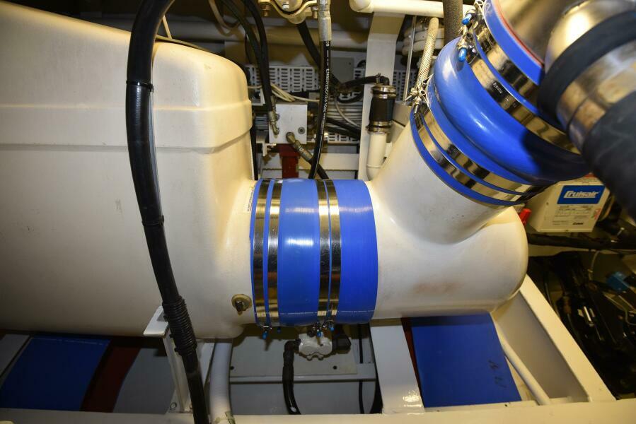 62' 1989 Striker 62 Convertible