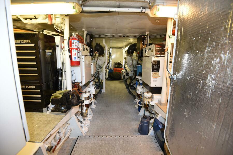 62' 1989 Striker 62 Convertible