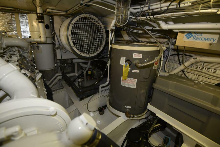 62' 1989 Striker 62 Convertible