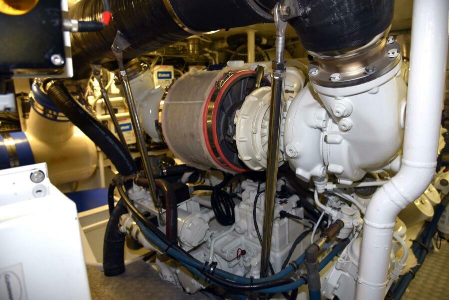 62' 1989 Striker 62 Convertible