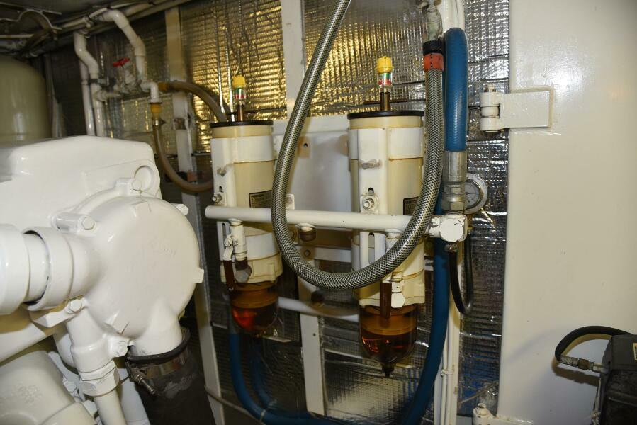 62' 1989 Striker 62 Convertible