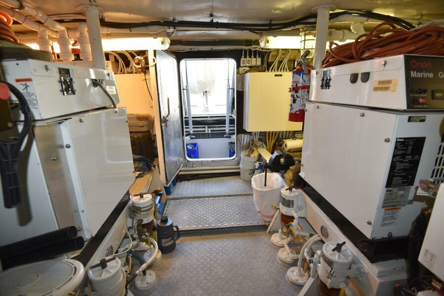 62' 1989 Striker 62 Convertible