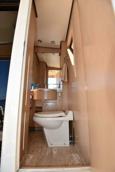 62' 1989 Striker 62 Convertible