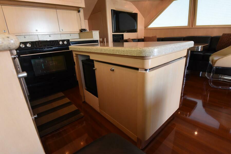 62' 1989 Striker 62 Convertible