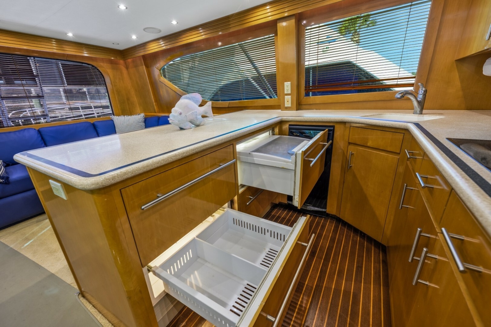2000 Hatteras 55 Convertible