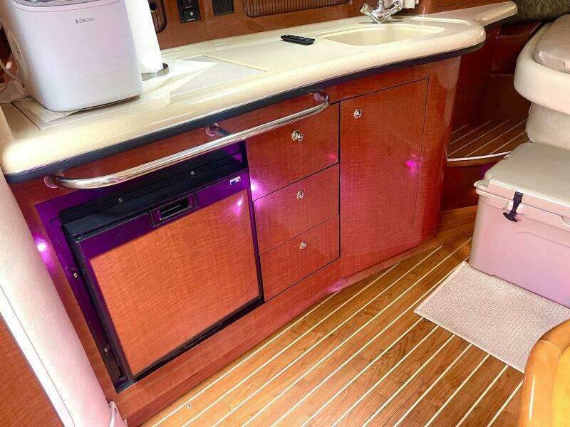 My Rose 32ft Sea Ray Yacht For Sale