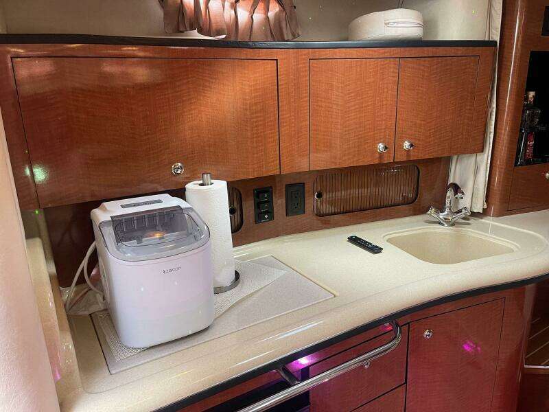 My Rose 32ft Sea Ray Yacht For Sale