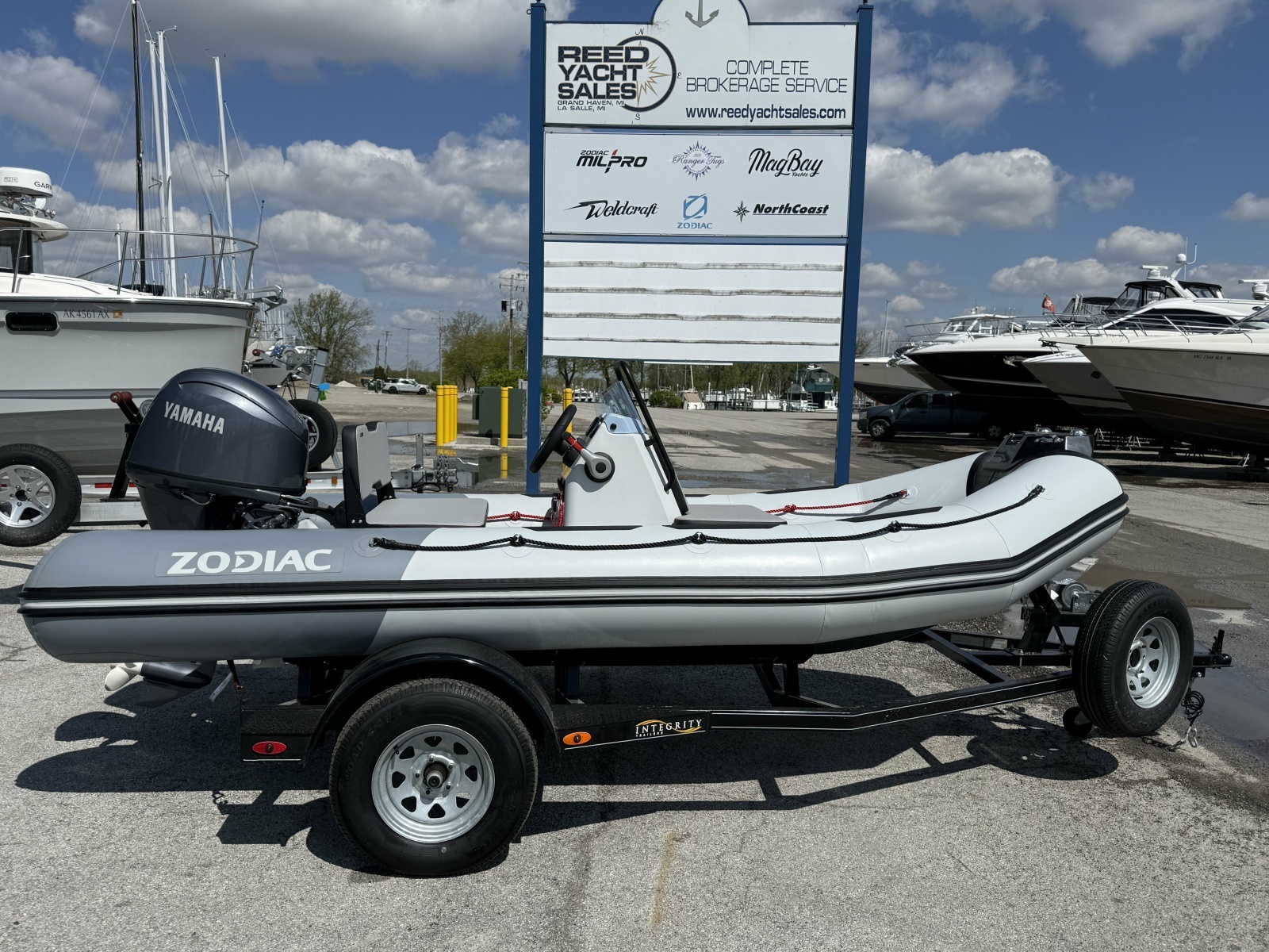 Boat Show Special Pricing 13ft Zodiac Yacht For Sale