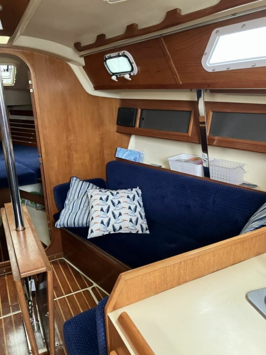 33ft Pearson Yacht For Sale