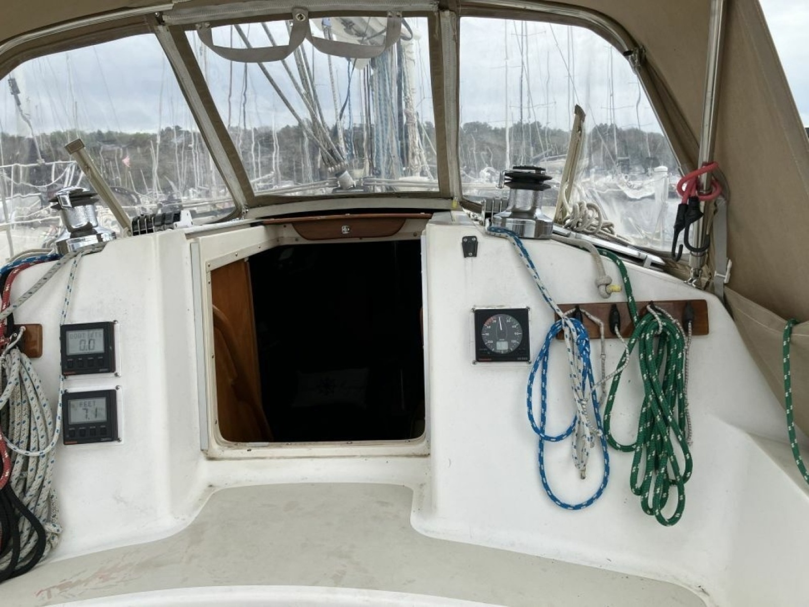33ft Pearson Yacht For Sale