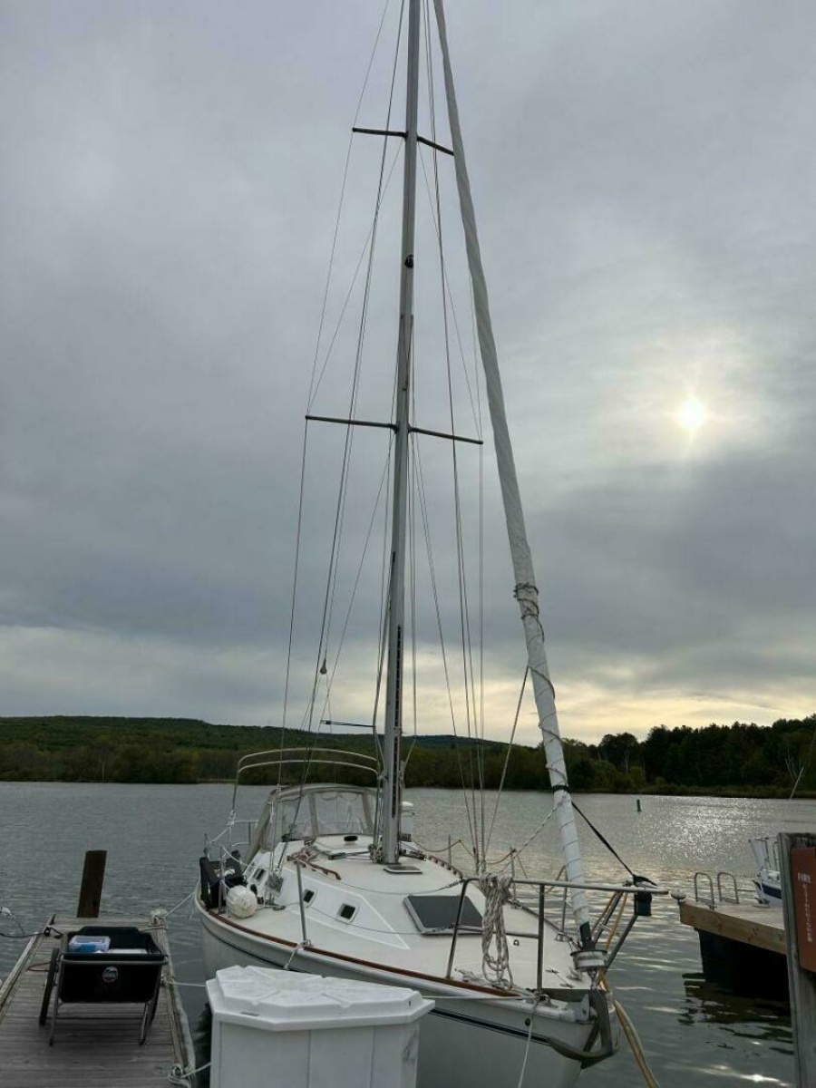 33' 1986 Pearson 33-2