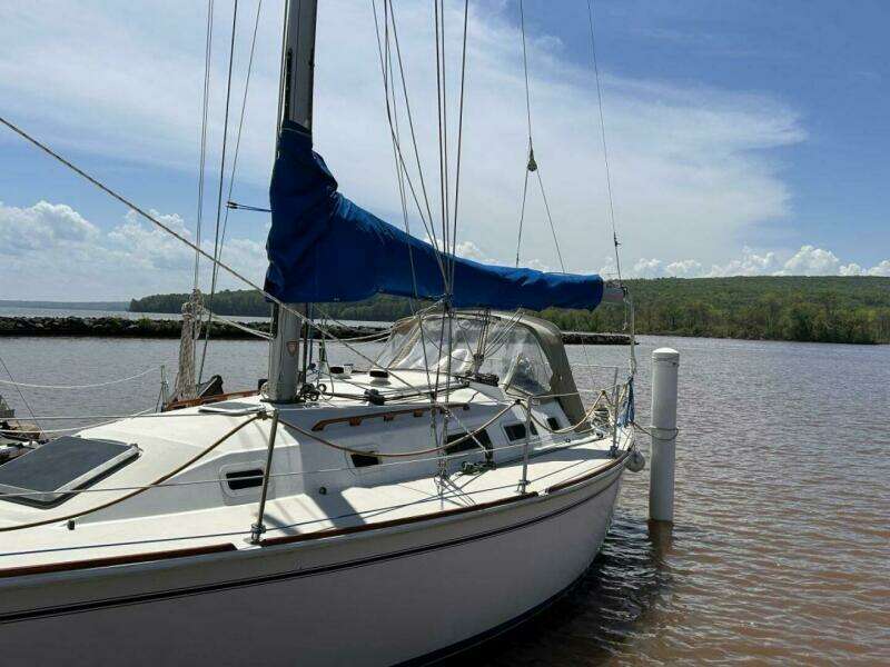 33ft Pearson Yacht For Sale