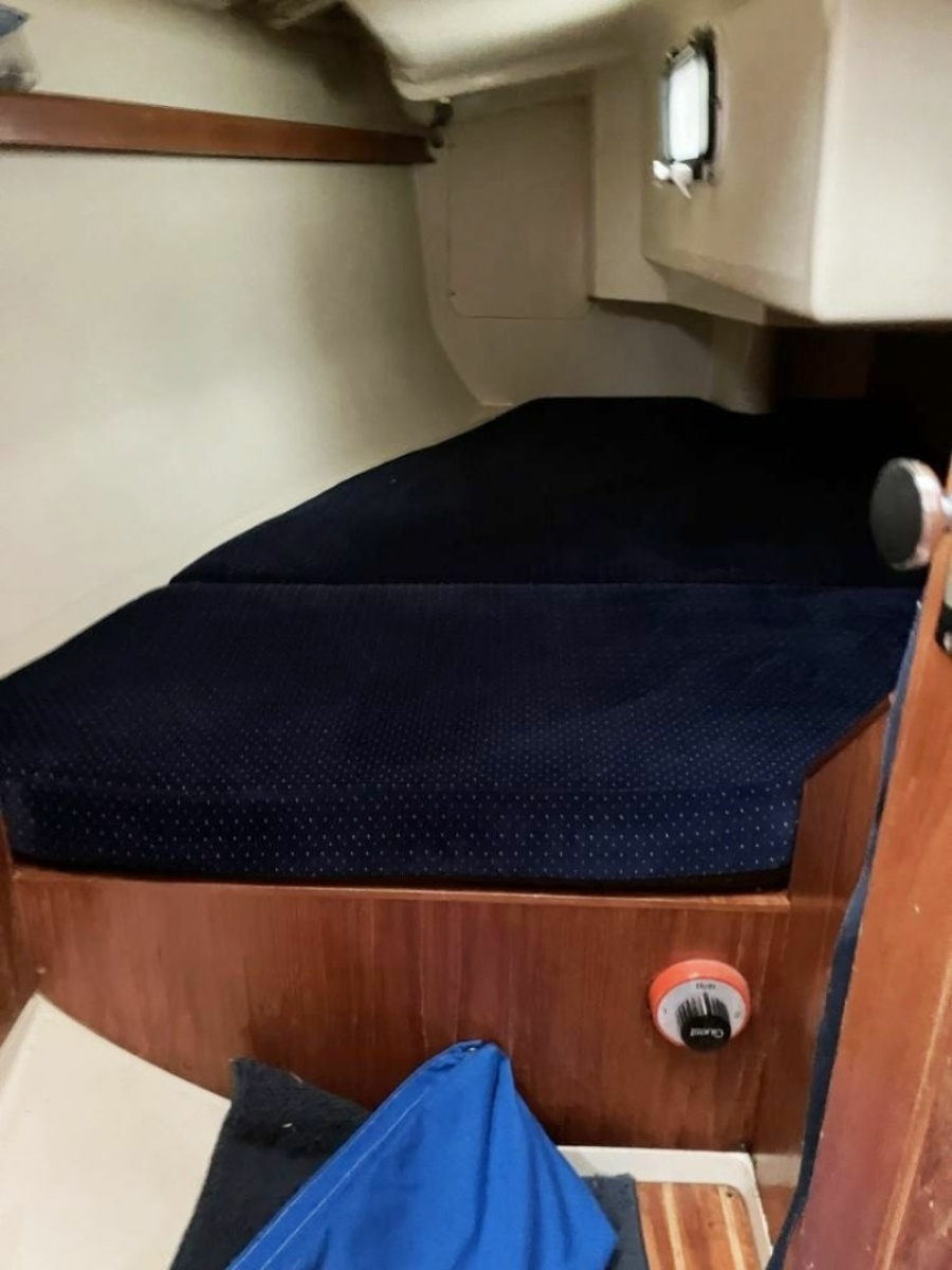 33ft Pearson Yacht For Sale
