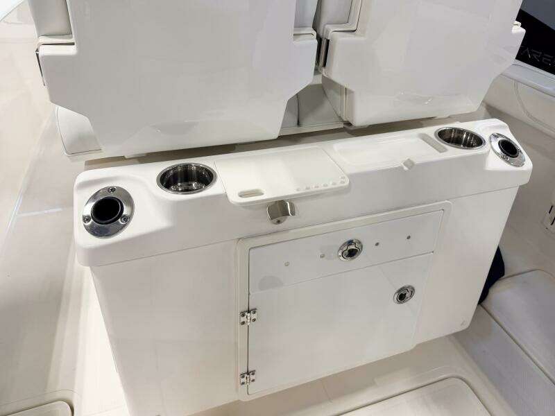 27ft Pursuit Yacht For Sale