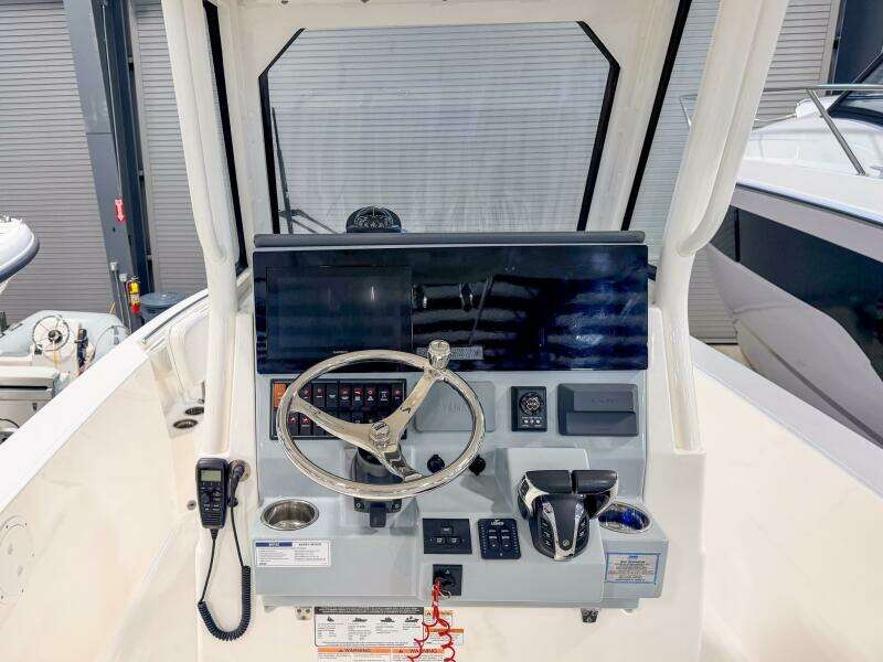 27ft Pursuit Yacht For Sale