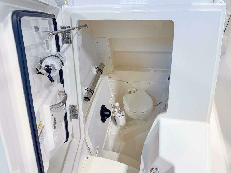 27ft Pursuit Yacht For Sale