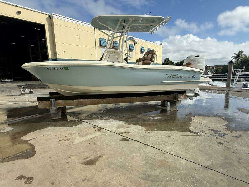 20ft Pioneer Yacht For Sale