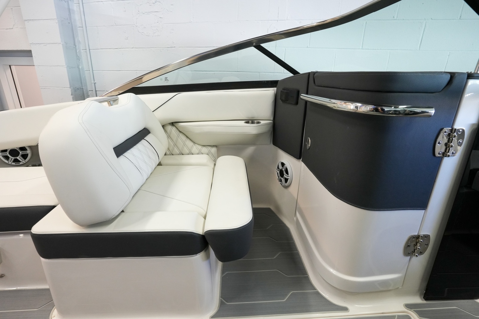 24ft Regal Yacht For Sale