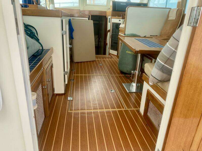 Sawdust 43ft Mast  amp  Mallet Yacht For Sale