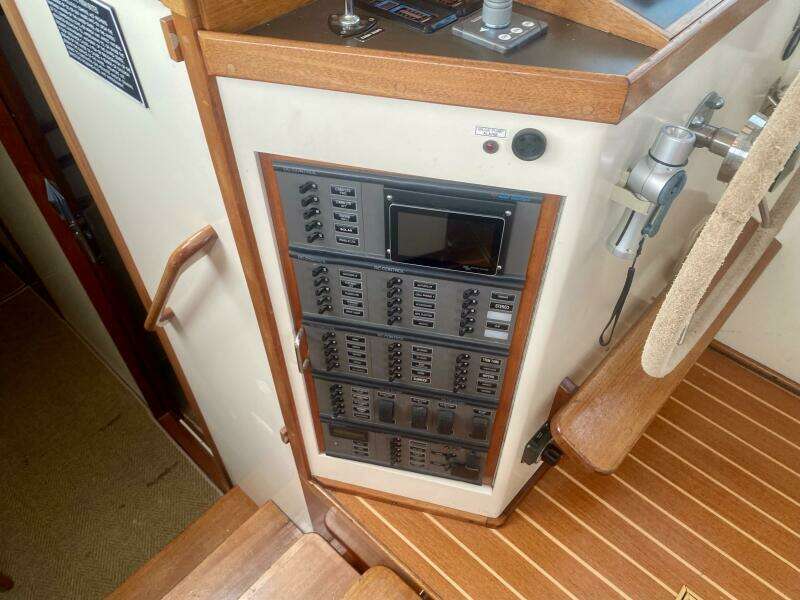 Sawdust 43ft Mast  amp  Mallet Yacht For Sale