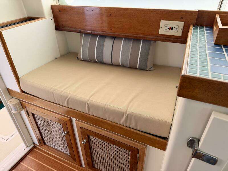 Sawdust 43ft Mast  amp  Mallet Yacht For Sale