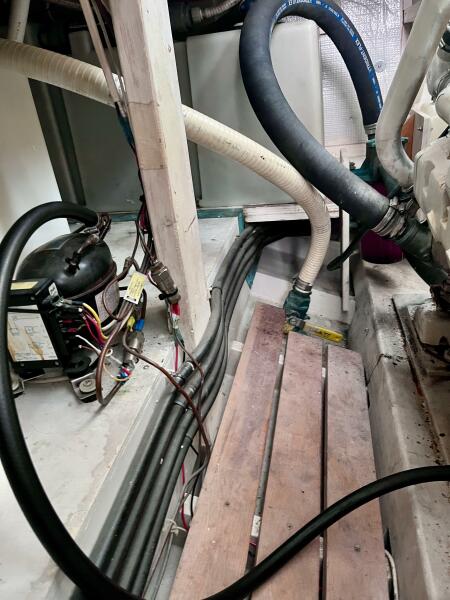 43' 2000 Mast & Mallet 