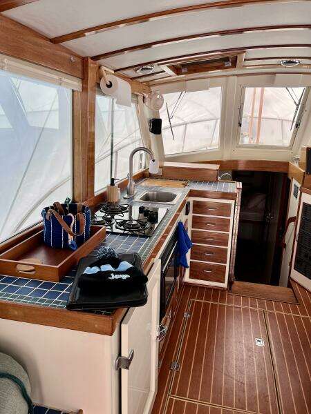 Sawdust 43ft Mast  amp  Mallet Yacht For Sale