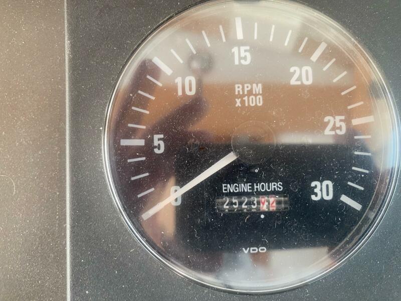 43' 2000 Mast & Mallet 