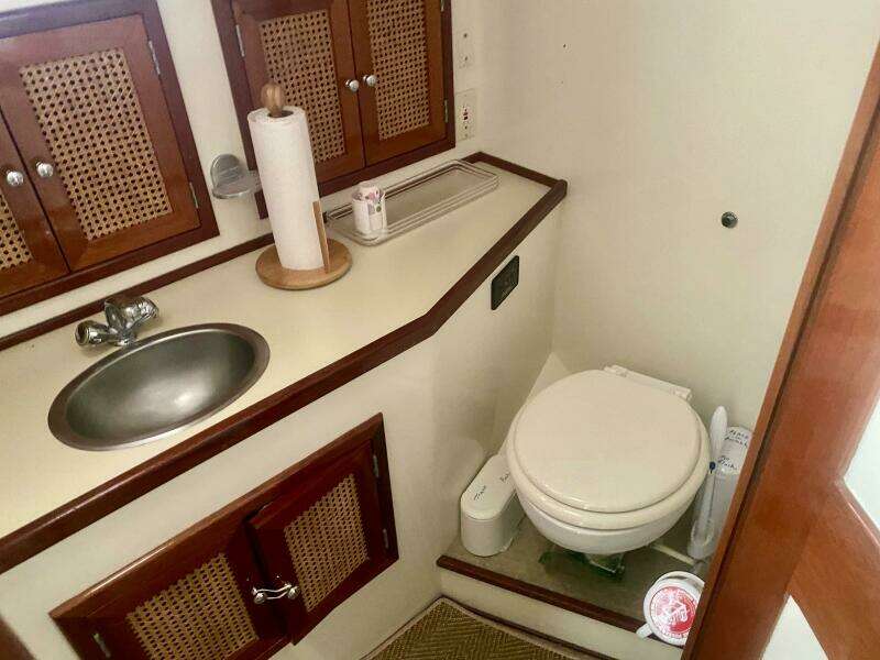 Sawdust 43ft Mast  amp  Mallet Yacht For Sale