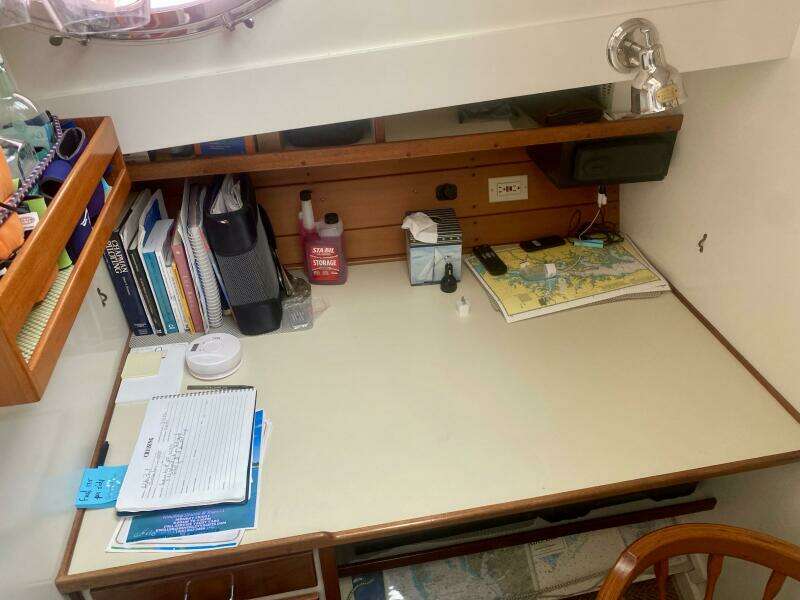 Sawdust 43ft Mast  amp  Mallet Yacht For Sale