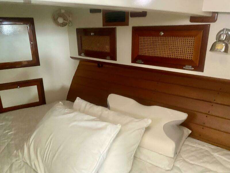 Sawdust 43ft Mast  amp  Mallet Yacht For Sale