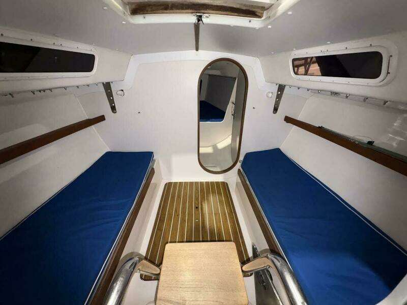 33ft J Boats Yacht For Sale