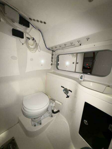 33ft J Boats Yacht For Sale