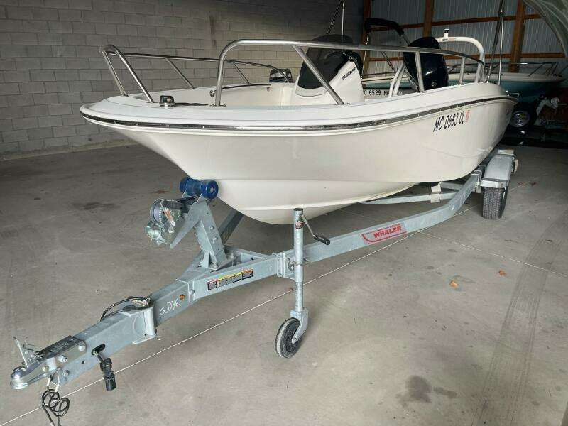 16ft Boston Whaler Yacht For Sale
