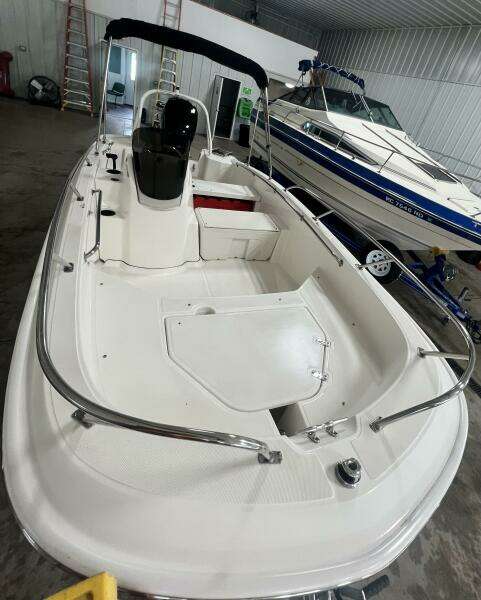 16ft Boston Whaler Yacht For Sale