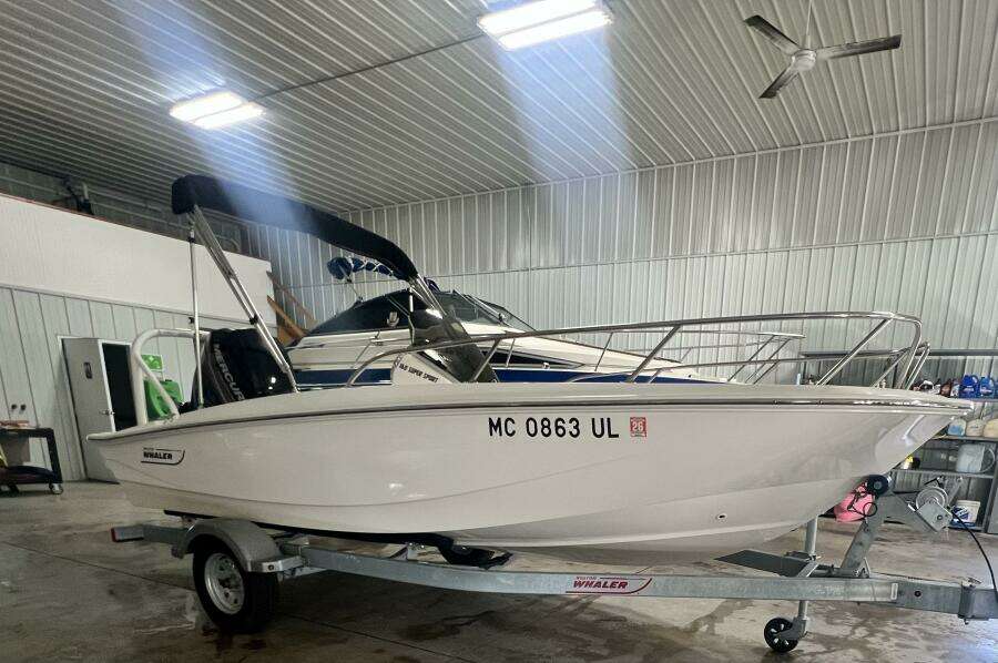 16ft Boston Whaler Yacht For Sale