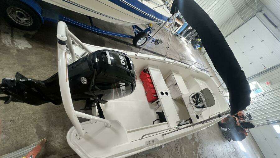16ft Boston Whaler Yacht For Sale